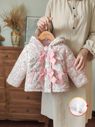 SHEIN Vintaside Kids Chaqueta con cremallera de manga larga y estampado digital para bebé niña en invierno, perfecta para viajes al aire libre, brindando amplia protección contra el frío, con un estilo de moda y práctico para mantener a los talla grande pequeños abrigados y con estilo durante las aventuras de invierno