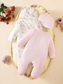 SHEIN مجموعة بدلة وقبعة للأطفال حديثي الولادة من الفتيات، 2 قطعة، بأكمام طويلة، بطبعة دب كرتوني مطرزة وزخرفة فيونكة، بدلة بطبعة زهور متناثرة، مناسبة للربيع والصيف والخريف والشتاء، للحياة اليومية والمناسبات العادية - متعدد الألوان - مشاهدة 3