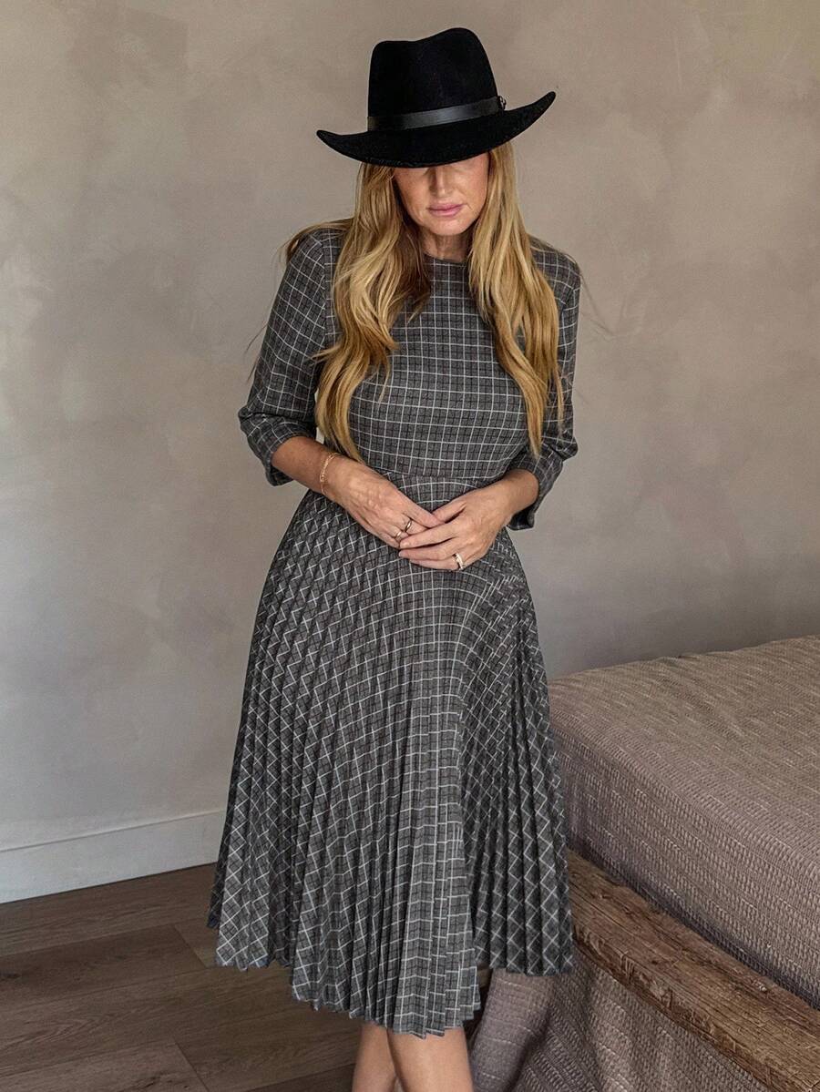 Vivie Lora Women's Elegant Plaid Round Neck Pleated Mid-Length Dress, Suitable For Commuting Dress - Grey - View 1