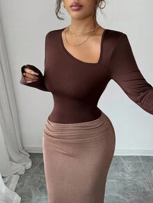 SHEIN Elenzya 优雅复古光泽垂坠高弹力面料时尚不对称肩部荷叶边拼接修身荷叶边下摆迷你 A 字连衣裙，适合秋冬季 - 棕色 - 查看 2