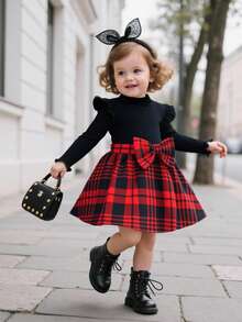 SHEIN 女婴 2 件套可爱格子拼布校园风格服装，荷叶边长袖立领针织 T 恤上衣和大蝴蝶结细节裙，非常适合秋冬季休闲日常穿着和上学日常，适合圣诞节