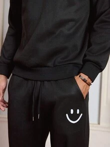 Manfinity VCAY Men's 2 Pieces Sweatshirt Set With Smiling Face Print. Loose Fit And Paired With Sweatshirt And Pants, Fall Winter Clothes - Black - View 5