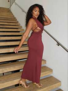 Alexandranx 女士性感金属装饰露背吊带连衣裙 - 酒紅色 - 查看 3