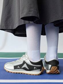 SHEIN 1 Pair Chic Back To School Children Silver Splicing Soft Bottom Non-Slip Flat Sports Shoes, Spring/Summer - Silver - View 4