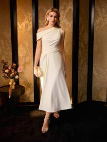 MOTF PREMIUM 翻领不对称肩部褶饰腰部喇叭下摆连衣裙 - 淡黃色 - 查看 1