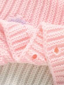 SHEIN Dreamy Pink Baby Girl Jumpsuit, Sweet Heart Decor, Round Neck Elegant Long Sleeve Jumpsuit Design, Create Casual Style For Baby, Comfortable, Showcasing Baby's Adorable Charm