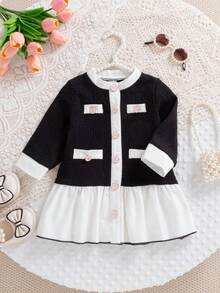 SHEIN Playful Pals 1 件时尚、甜美、可爱、优雅的女婴黑色长袖拼布白色连衣裙，胸前饰有精致的玫瑰纽扣，适合街头穿着和派对穿着，春秋季 - 黑色 - 查看 3