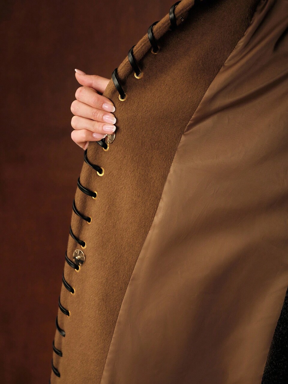 WOOL WHIPSTITCH BUCKLE BELTED OVERCOAT