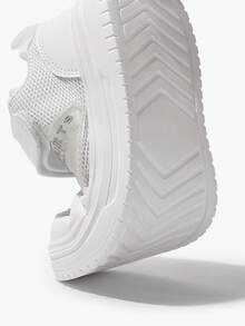 SHEIN 1 Pair Mesh Breathable Casual Sneakers, Fashionable Mecha Design, Lightweight, Non-Slip, Suitable For Students, Back To School Season