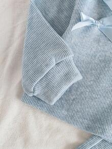 SHEIN Vintaside Kids Baby Mädchen Lässiges, vielseitiges Set aus Langarm-Top mit Schleifendekor und Hose, geeignet für Frühling, Herbst, Winter, Innen- und Außenbereich, Alltagskleidung