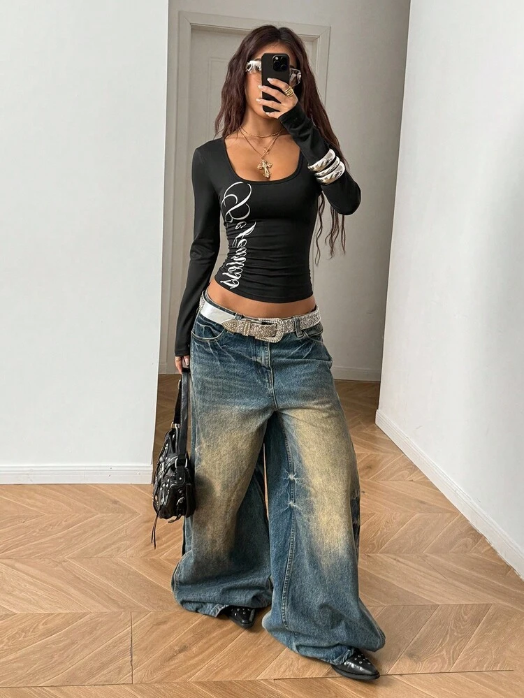 StreetHx Camiseta de Manga Longa Estilo Casual Universitário Y2K Baddie Streetwear Confortável com Estampa de Letra Prateada Punk Rock em Gola U Ajustada Preta - Preto - Visão 2