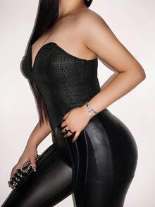 VaVaBold 女士无袖金属光泽简约休闲抹胸上衣，适合日常穿着、新年假日派对、新年抹胸上衣、性感夜店假日派对等场合。 - 彩色 - 查看 6