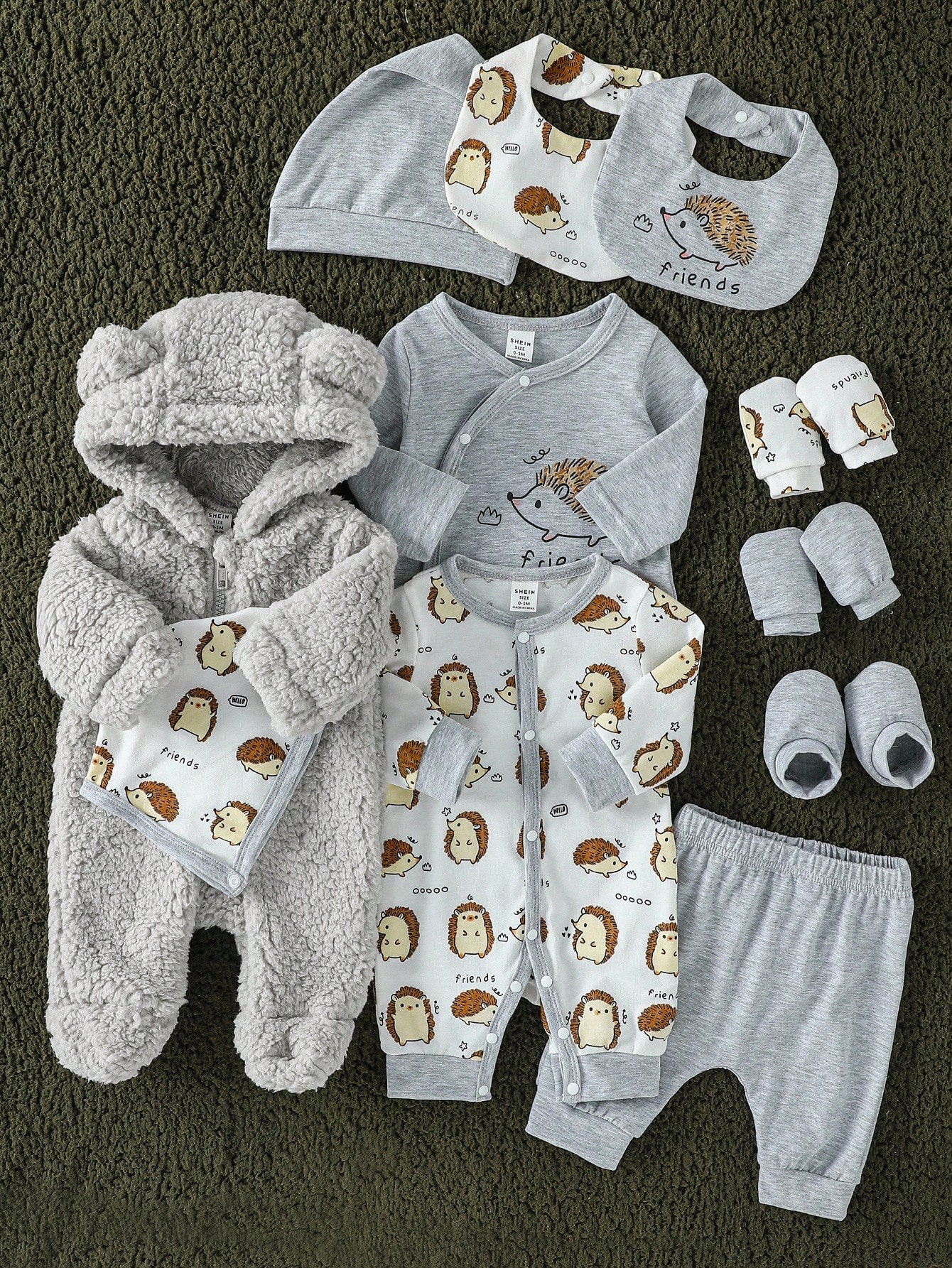 طقم هدايا متعدد القطع بتصميم بسيط وجميل للأطفال ال...