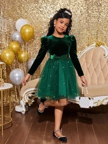 SHEIN 少女天鹅绒水钻装饰长袖圆领派对圣诞连衣裙，针织绿色圆领网纱拼接修身连衣裙，绿色女童服装，新年女童套装，绿色迷你连衣裙，舞会礼服，蝴蝶结连衣裙，公主裙，仙女裙，理想的女童圣诞连衣裙，感恩节，女童感恩节服装，派对连衣裙 - 綠色 - 查看 9