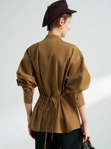 Airaco Áo sơ mi nữ cổ đứng, vai trễ, cài nút đơn giản màu trơn - Màu Khaki - Xem 2