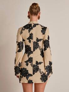 COSMINA 女式花卉提花镂空设计长袖修身迷你连衣裙 - 彩色 - 查看 2