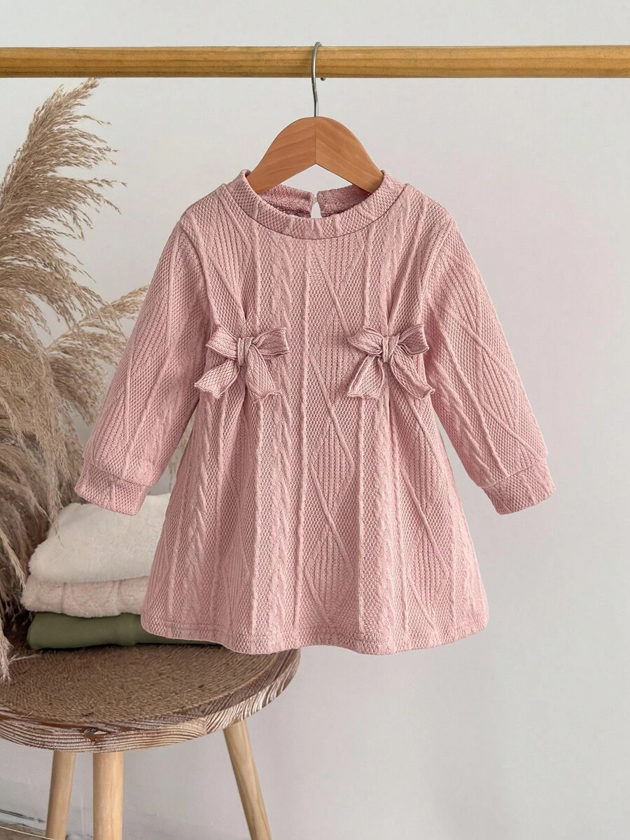 SHEIN Vestido casual suelto con cuello redondo, manga larga y decoración de lazo para niña bebé