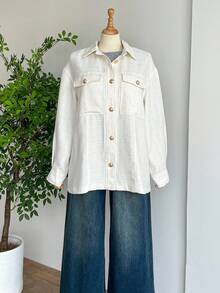 SHEIN LUNE Casaco de Lã Plus Size, Casaco com Lapela da Moda para Mulheres, Casaco Casual de Botão Único para Outono e Inverno, Casaco Estilo Camisa em Tecido Jacquard de Textura de Inverno, Casaco de Voo com Bolsos e Botões de Metal, Casaco de Inverno Quente para Mulheres, Casaco de Outono e Inverno para Mulheres Old Money, Simples e da Moda Ano Novo Ação de Graças para Mulheres Floral Textura Tridimensional Tecido - Branco - Visão 3
