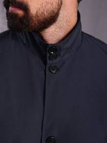 Core Aspect 男士纽扣前开襟长袖口袋简约休闲风衣，外出法兰绒风衣，送给朋友、丈夫、男友的礼物，男士长款海军蓝外套，2025新款男士秋冬畅销款，百搭外套，适合日常通勤、旅行，送给丈夫和男友的礼物，休闲简约风格，都市成熟风格，英伦绅士风格，男士收腰大衣 - 藏蓝色 - 查看 6