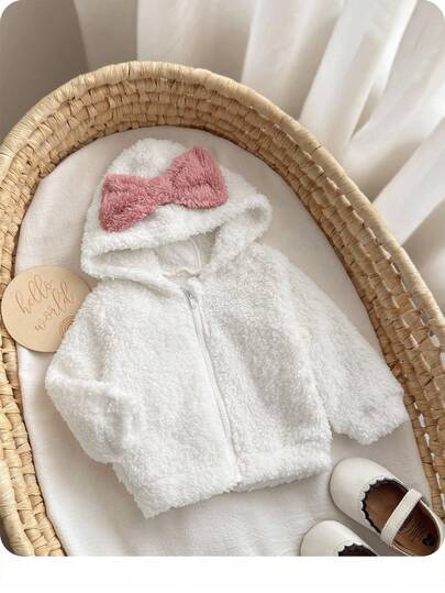 SHEIN Newborn Baby Girl Autumn/Winter Cute And Warm Hooded Jacket With Color Block And Furry Bow Decor