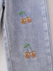 SHEIN Vintaside Kids 2 件套女婴休闲可爱华夫格衬衫上衣，樱桃和水果刺绣图案和牛仔裤套装，秋冬 - 卡其色 - 查看 6