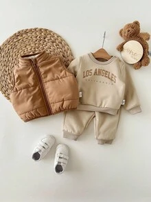 Noworodek, dziewczynka, śliczny, swobodny, dzianinowy sweter w kolorze khaki z długim rękawem, spodnie i kurtka polarowa - Kolor khaki - Zobacz 1