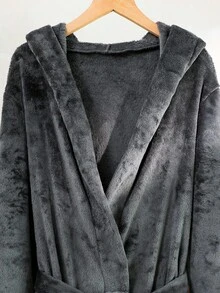 1pc Teenage Boys' Plush Hooded Robe, Dark Gray, With 2 Large Pockets, Soft Flannel Fabric, Smooth Texture, Comfortable For Winter Home Wear, Suitable For Family Matching Outfits