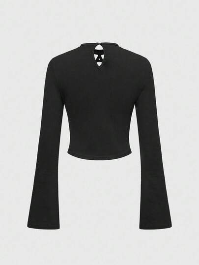 Goth T-shirt ajusté à manches évasées avec laçage frontal et motif pentagramme ajouré, style gothique