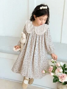 SHEIN Genkimix Kids 1 件女童少女碎花宽松长袖连衣裙，优雅领口花朵设计，秋季休闲百搭连衣裙 - 杏色 - 查看 3