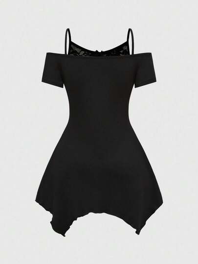 Goth قميص نسائي قصير الأكمام بطبعة أشجار ميتة وغربان في الغابة الداكنة، بياقة مكشوفة الكتف وتصميم غير متماثل الذيل، مزين بالدانتيل والكروم الأسود في طراز جوتيك