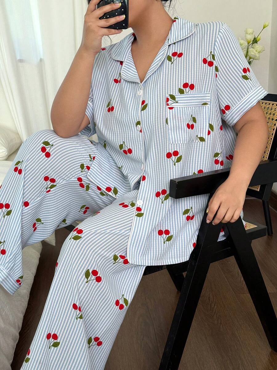 SHEIN 有领扣樱桃条纹印花短袖睡衣套装 - 藍色 - 查看 1