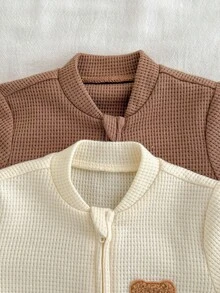 Loomiva 新生儿男女宝宝两件套卡通熊图案针织柔软圆领长袖连体衣新生儿婴儿套装中性婴儿服装男女通用新生儿中性套装秋冬 - 卡其色 - 查看 4