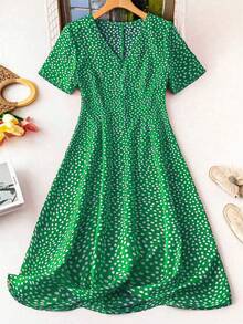 SHEIN LUNE Plus Size Women Polka Dot Print Waist Cinched V-Neck Dress, Summer - Green - View 1