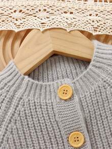 SHEIN 3件套！婴儿毛衣连体衣+新生儿鞋+可爱帽子，简约休闲风格，轻松打造别致的婴儿装，方便又轻松 - 灰色 - 查看 4