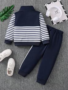 SHEIN Explorewe 2pcs/Set Young Boy Fuzzy Patchwork Colorblock Striped Sweatshirt And Pants, Suitable For Autumn/Winter Seasons, Suitable For Various Occasions - Navy Blue - View 2