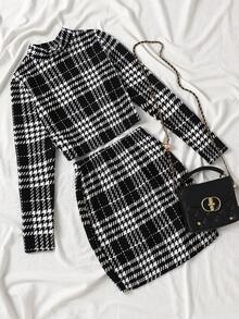 SHEIN Teen Girl Casual Minimalist Comfortable Mock Neck Cropped Long Sleeve T-Shirt And Mini Skirt Set Fall Winter