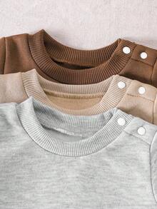 SHEIN Vintaside Kids 3pcs Baby Boy Round Neck Long Sleeve Solid Color Bodysuit Set, Available In Black, White And Gray, Fashion Style, Simple Pattern Design With Solid Color For Premium Look, Loose Fit Suitable For Different Body Types. The 3-Piece Set Includes A Bodysuit Top And 3 Waistband-Free Long Pants, Suitable For Various Occasions: Suitable For Outdoor Play, Easy And Free; Suitable For Home Leisure, Comfortable And Enjoyable; Suitable For Sports, Flexible And Active; Fall Winter