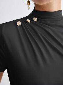BizChic Áo thun nữ cổ bẻ kim loại thêu nút may tay thời trang thu đông 2025, thời trang hiện đại thanh lịch, trang phục công sở, phong cách cổ điển, đa năng, cơ bản, lãng mạn, thích hợp cho những dịp trang trọng, tiệc tùng, bãi biển, đám cưới, khách, chủ nhà, lễ hội nhạc đồng quê, bữa sáng, sân bay, ngày quốc khánh, năm mới, giáng sinh, halloween, lễ tạ ơn - Màu xám đen - Xem 10