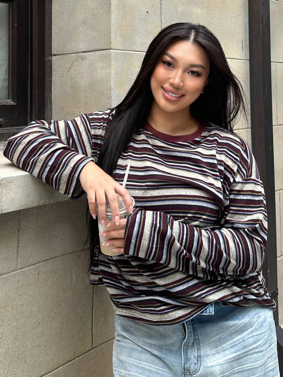 Dazy Plus 条纹拼色宽松圆领长袖大码女式休闲 T 恤 - 酒紅色 - 查看 1