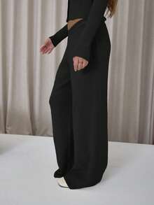 MUSERA 纽扣长袖开衫搭配宽松弹力针织裤和罗纹针织套装，尽显优雅性感街头风，适合夜间外出、晚宴、派对等场合，是冬春两季的理想之选。 - 黑色 - 查看 6