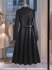 Franclia 女士休闲时尚简约百搭通勤修身灯笼袖金属纽扣围巾装饰长裙，秋冬 - 黑色 - 查看 2