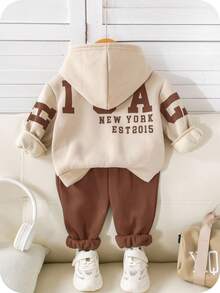 SHEIN 2pcs/Set Baby Boy Cute Versatile Letter Pattern Hoodie Sweatshirt + Green Jogger Pants Outfit, Unisex Baby Clothes, Baby Winter Clothes - Brown - View 1