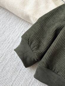 SHEIN 男婴休闲翻盖口袋保暖内衬夹克，适合秋冬季