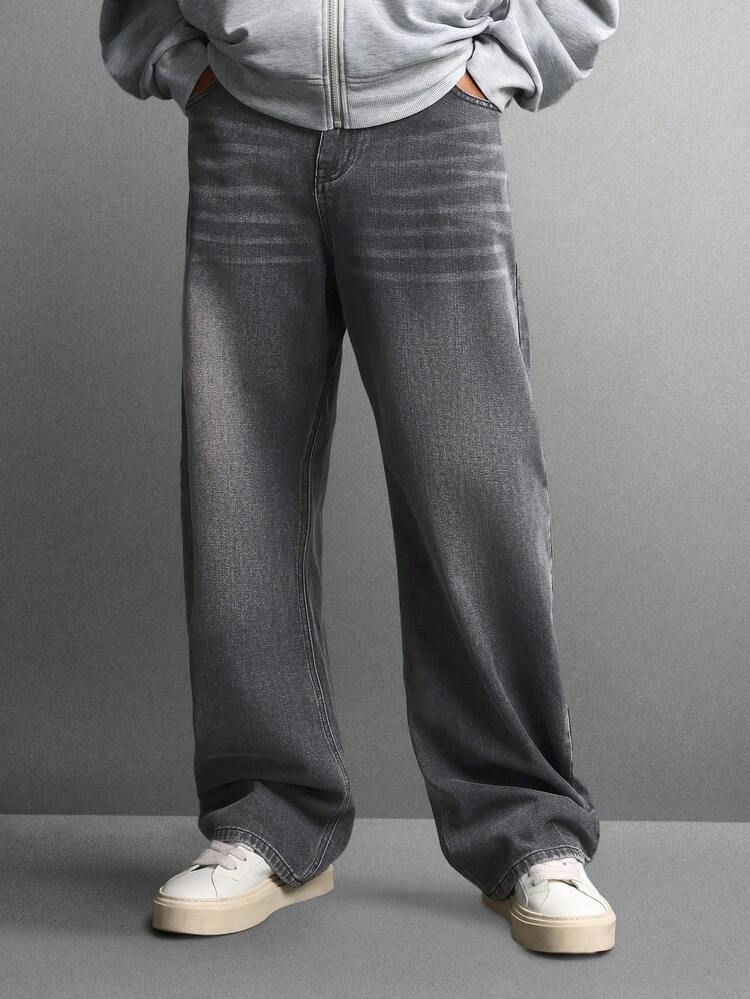 Barrel Fit Wide Leg Denim Jeans With Raw Hem