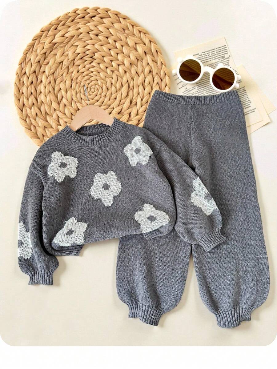 SHEIN 女婴休闲花卉图案圆领毛衣和裤子套装 - 灰色 - 查看 1