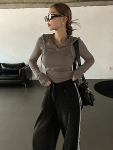 Dazy Star 女式纯色长袖简约连帽 T 恤，休闲日常秋季上衣，返校服装 - 卡其色 - 查看 3