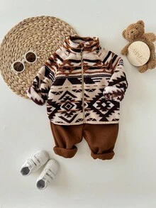 SHEIN 男婴可爱百搭几何图案蓬松连帽夹克套装，秋冬 - 彩色 - 查看 8