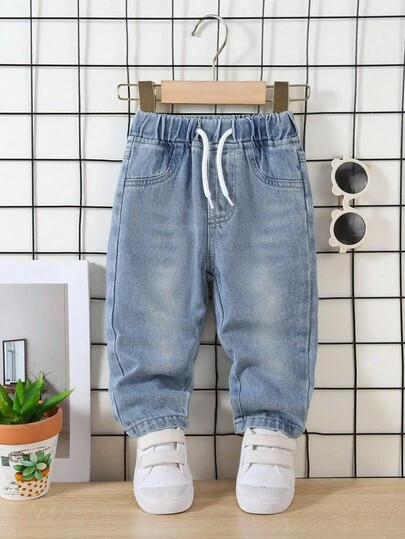 SHEIN 男婴休闲风格牛仔裤，中蓝色牛仔布颜色，锥形剪裁，舒适棉质牛仔布，适合日常外出