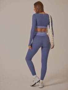 Aralina Leisurewear 无缝双色罗纹长袖褶皱前襟搭配双层背心上衣和紧身裤活力健身两件套女式套装 - 彩色 - 查看 2