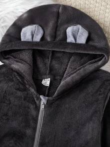 幼儿男童纯色深灰色蓬松长袖连帽连体衣，采用柔软舒适的法兰绒羊毛面料制成，非常适合冬季圣诞节家庭聚会和居家场景 - 深灰色 - 查看 6